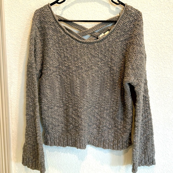 Roxy Sweaters - Roxy Grey Sweater with Criss Cross Details in Back - size small (can fit medium)